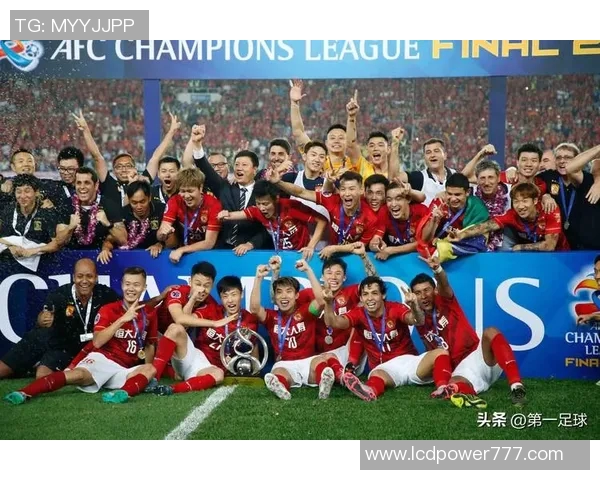 上海上港与广州恒大激战正酣13轮争夺战精彩纷呈引发球迷热议