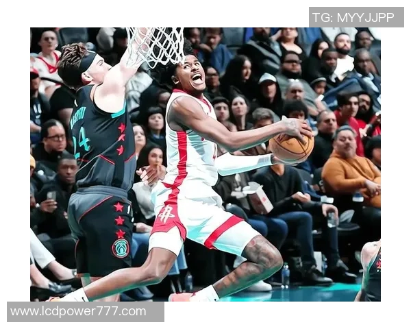 火箭与湖人第三场激战比分揭晓球迷热议精彩瞬间与关键时刻